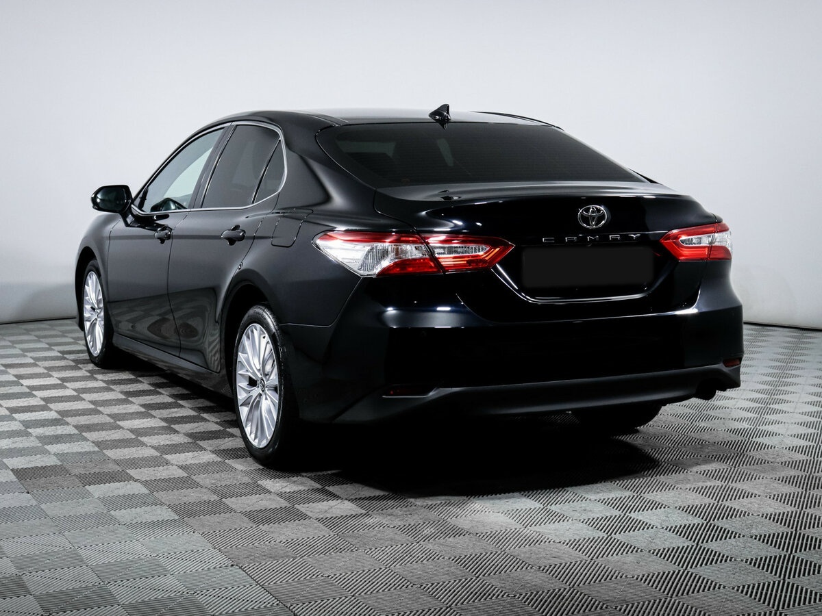 Toyota Camry с пробегом — 2019 год. Фото: #6