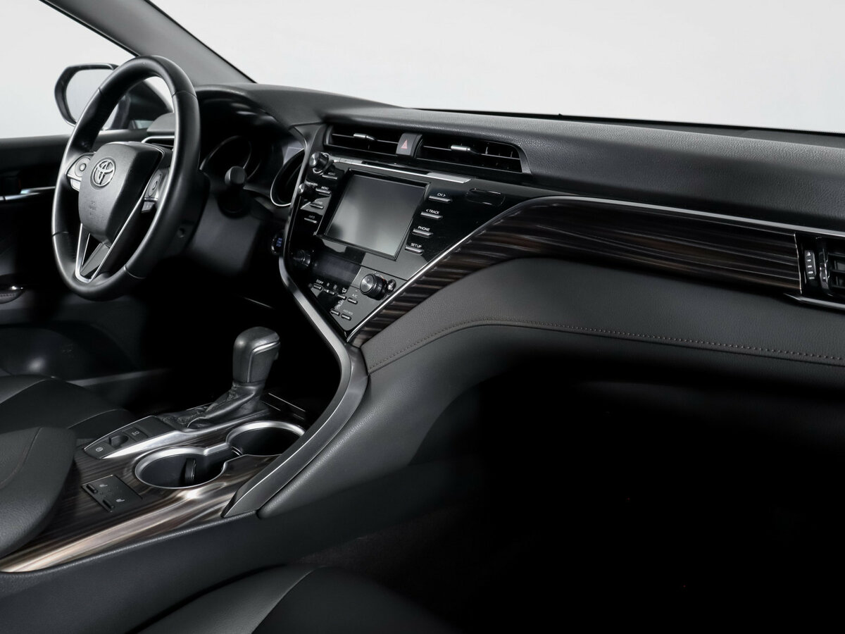 Toyota Camry с пробегом — 2019 год. Фото: #8