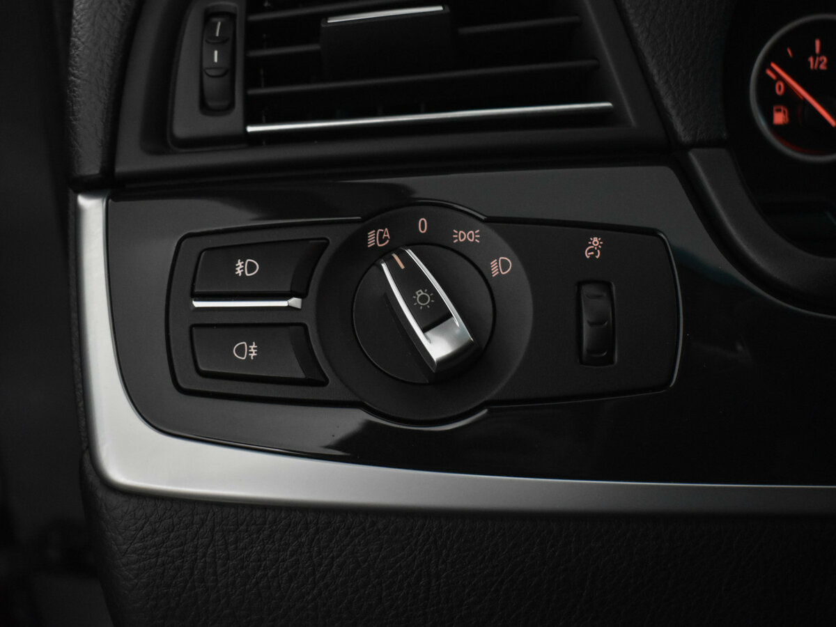 BMW 5 серии с пробегом — 2013 год. Фото: #13