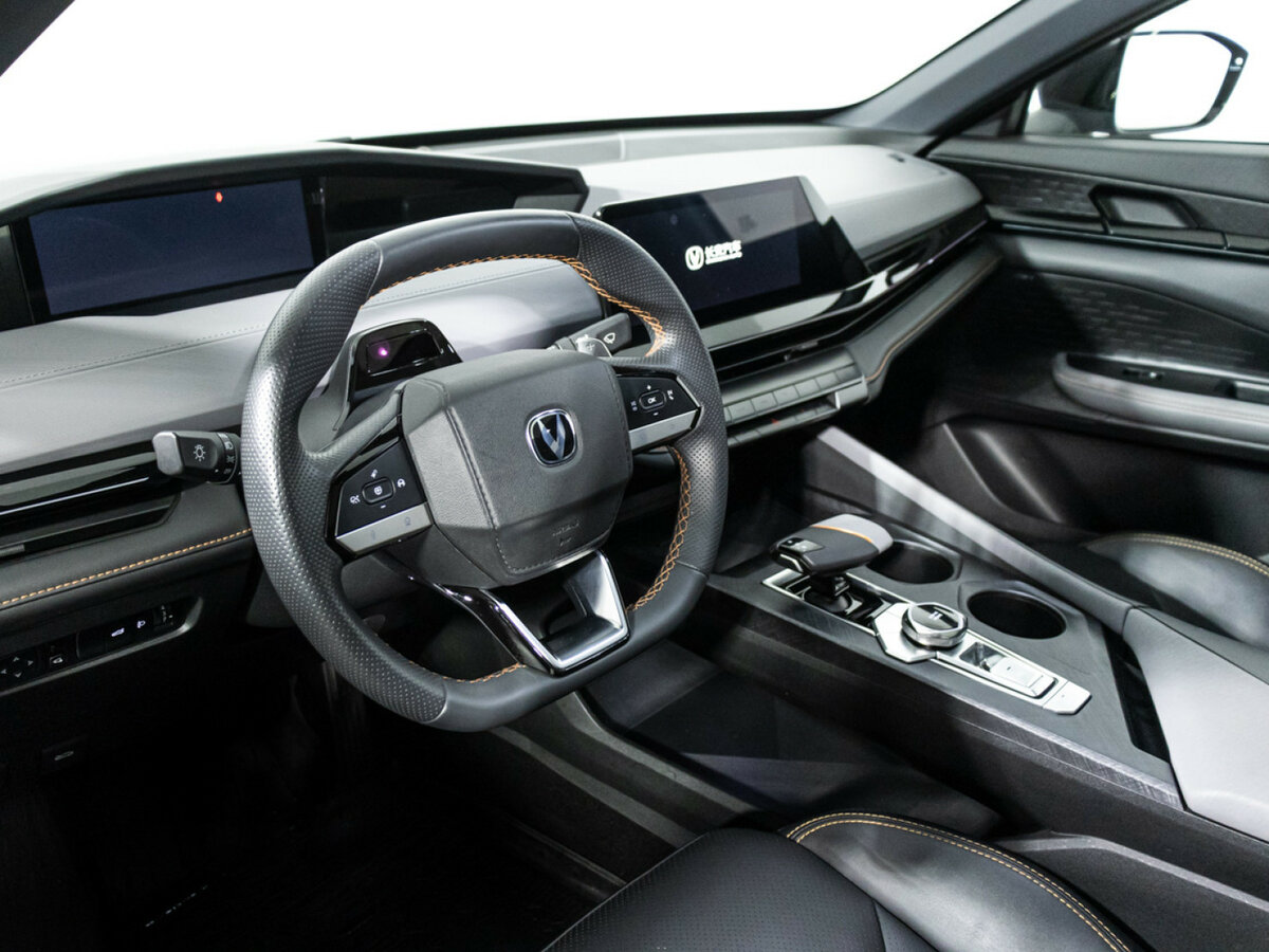 Changan UNI-V с пробегом — 2023 год. Фото: #10