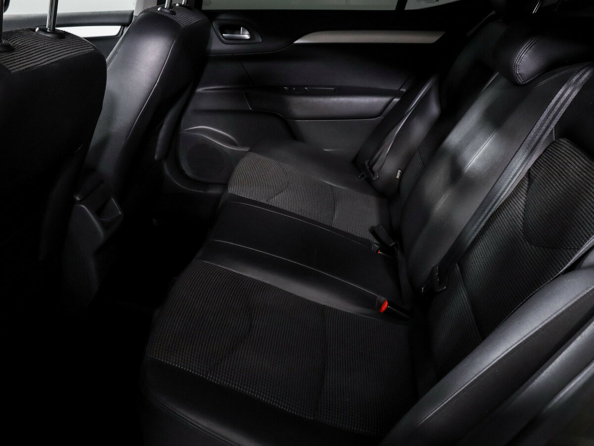 Citroen C4 с пробегом — 2016 год. Фото: #7