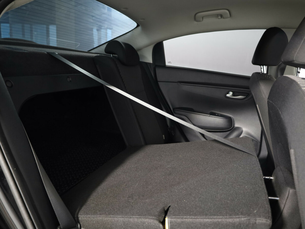 Kia Rio с пробегом — 2017 год. Фото: #13