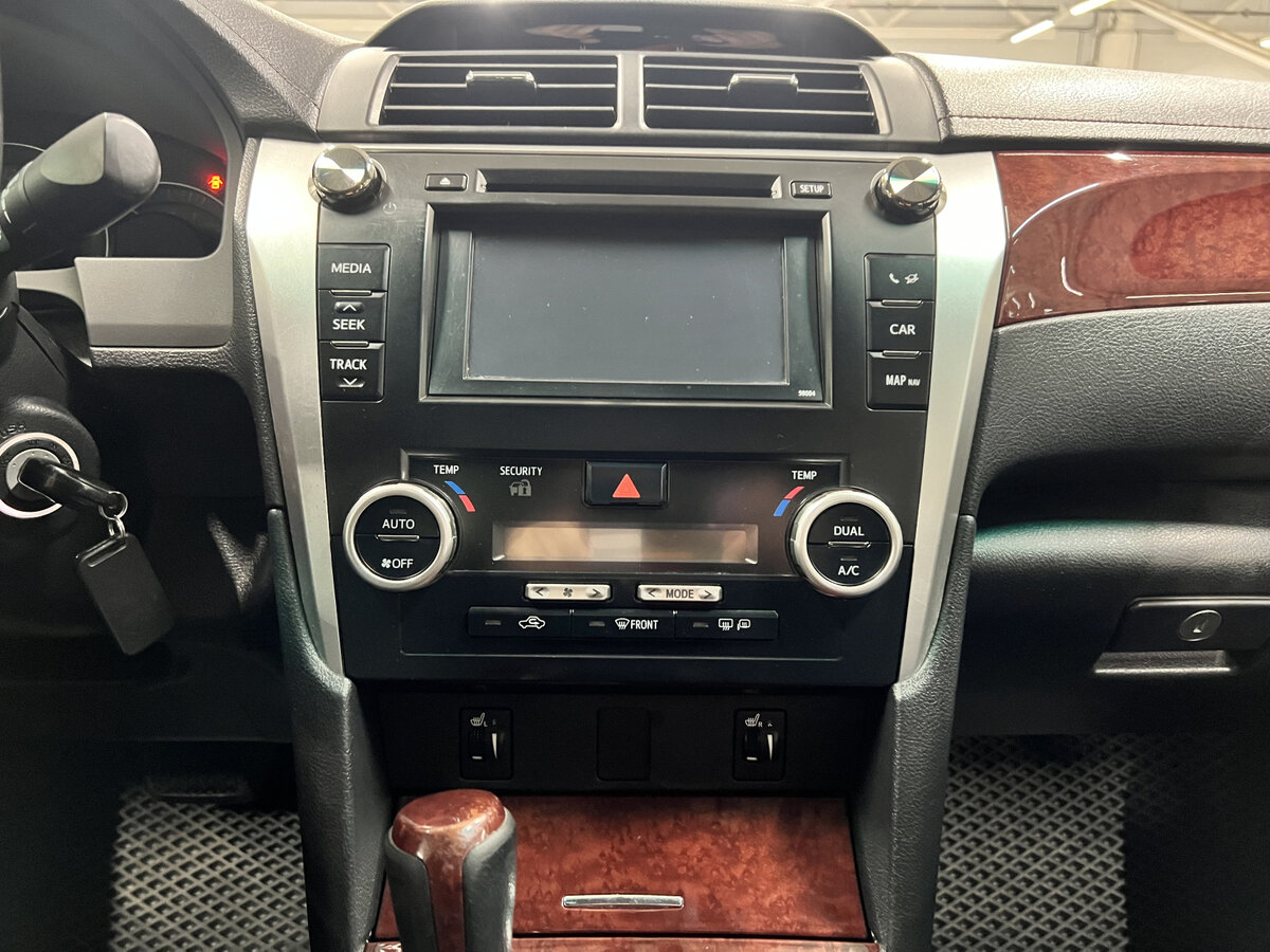 Toyota Camry с пробегом — 2013 год. Фото: #14