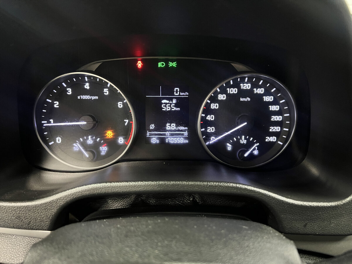 Hyundai Elantra с пробегом — 2016 год. Фото: #12