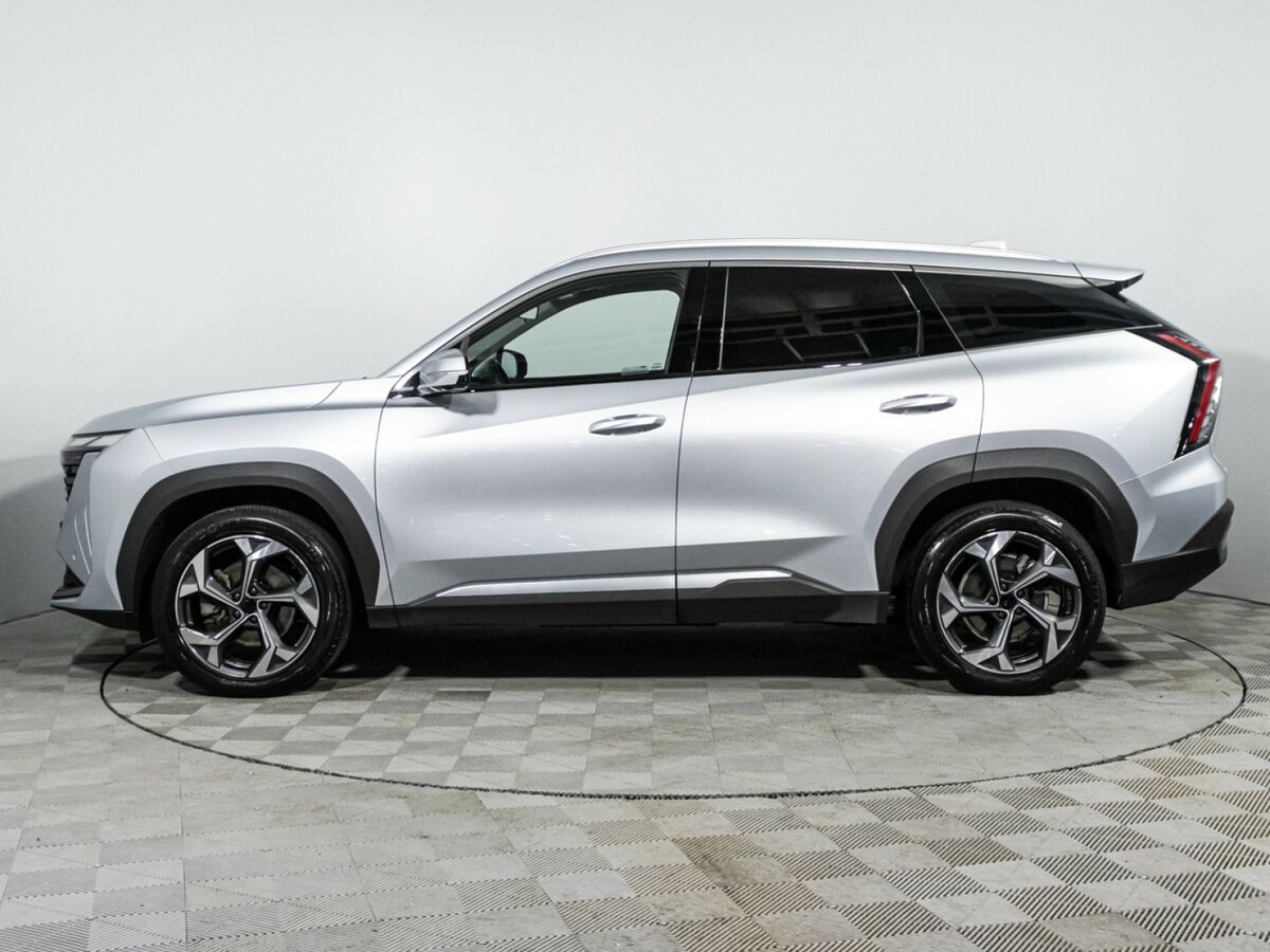 Geely Atlas с пробегом — 2024 год. Фото: #7