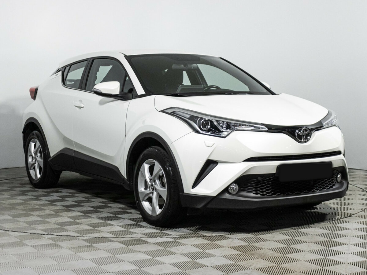 Toyota C-HR с пробегом — 2018 год. Фото: #2