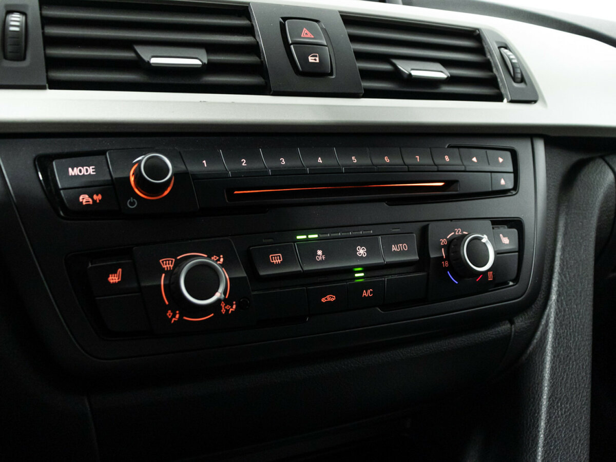 BMW 3 серии с пробегом — 2014 год. Фото: #14