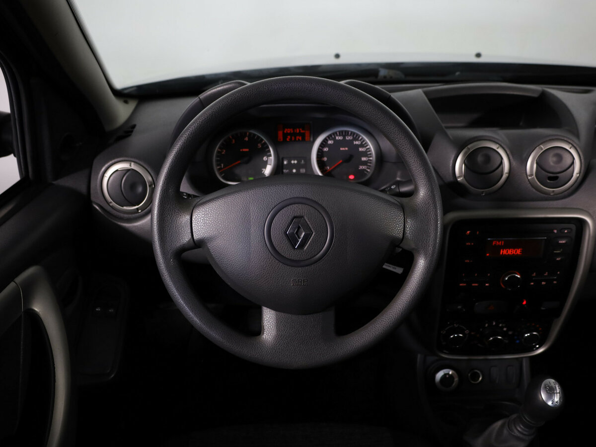 Renault Duster с пробегом — 2014 год. Фото: #9