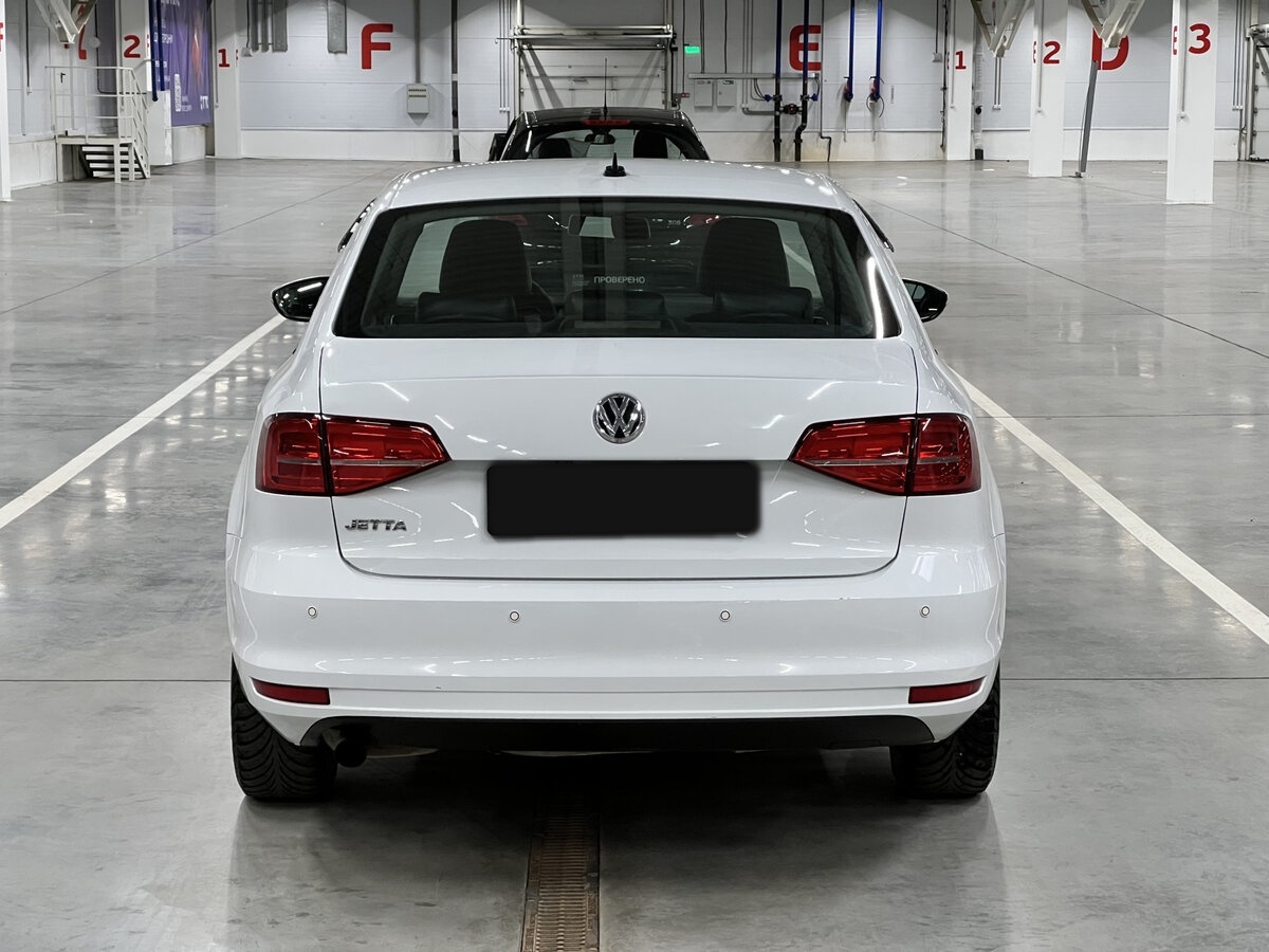 Volkswagen Jetta с пробегом — 2016 год. Фото: #5