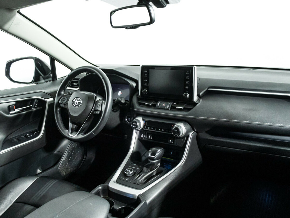 Toyota RAV4 с пробегом — 2020 год. Фото: #8