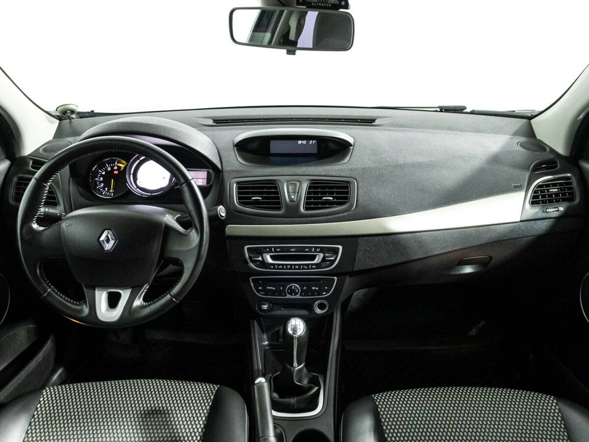 Renault Fluence с пробегом — 2012 год. Фото: #12