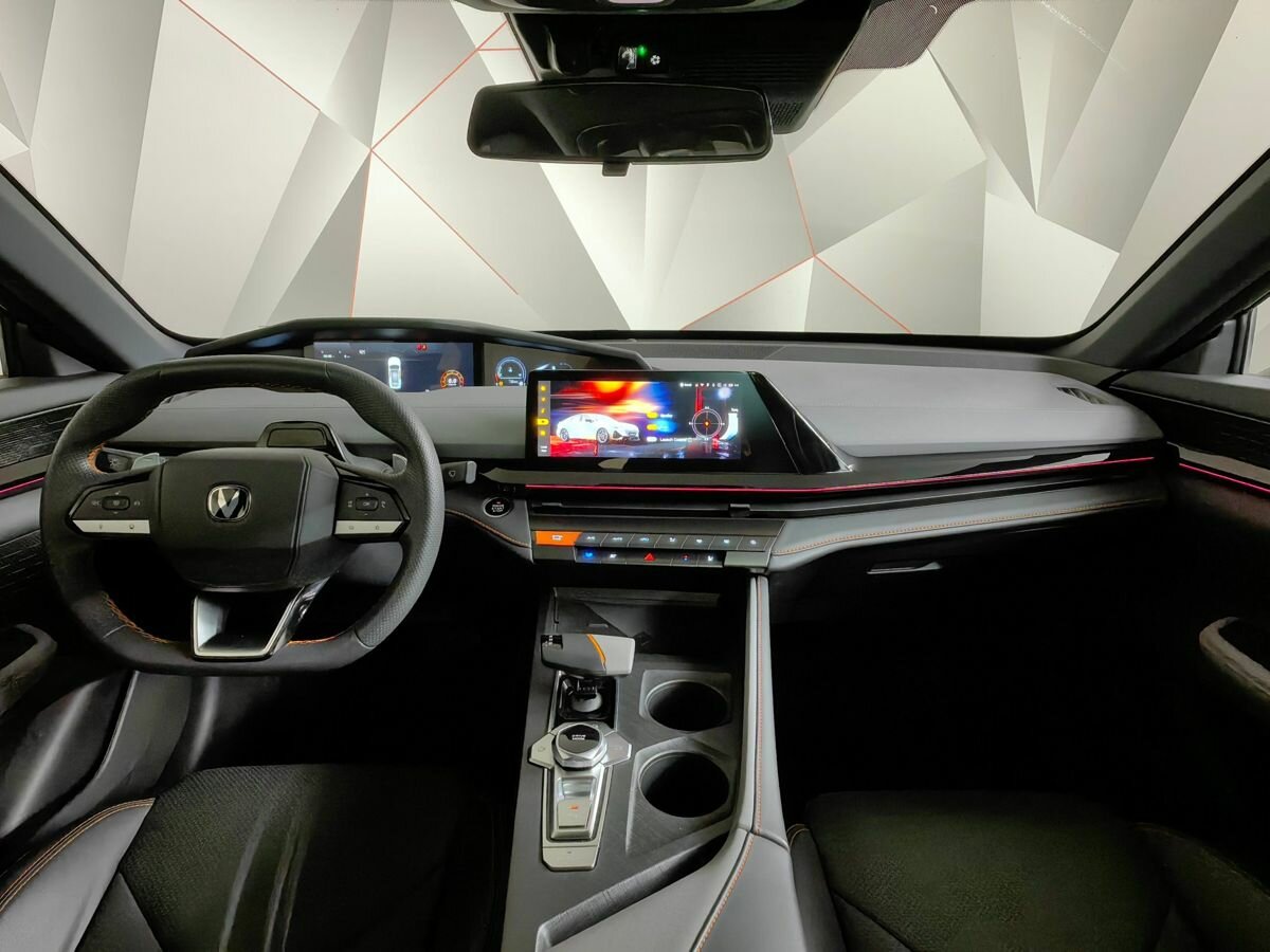 Changan UNI-V с пробегом — 2023 год. Фото: #9