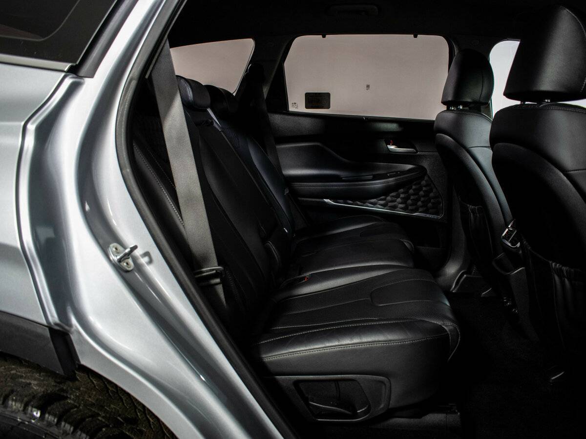 Hyundai Santa Fe с пробегом — 2018 год. Фото: #9