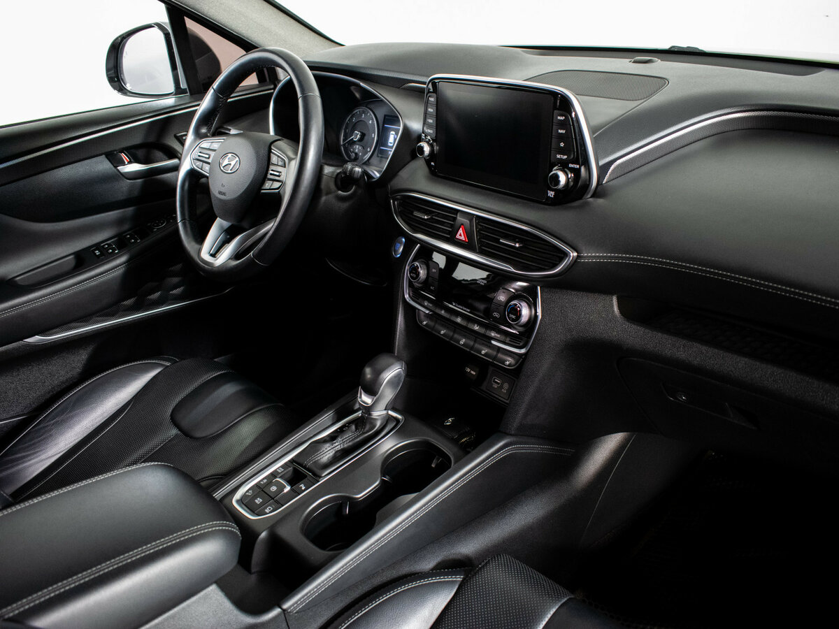 Hyundai Santa Fe с пробегом — 2018 год. Фото: #10