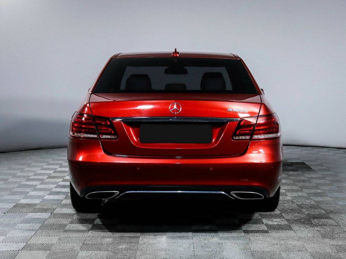 Mercedes-Benz E-Класс с пробегом — 2014 год. Фото: #4