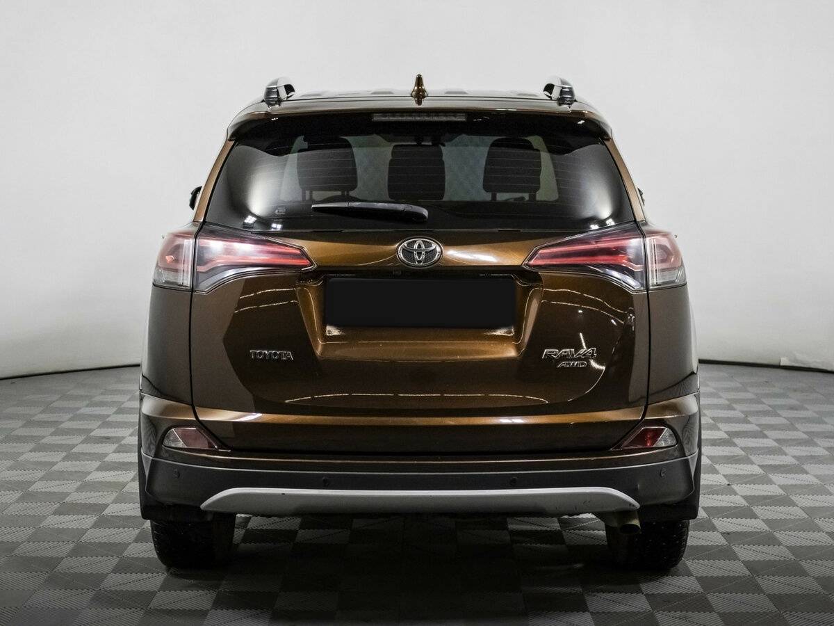Toyota RAV4 с пробегом — 2017 год. Фото: #4