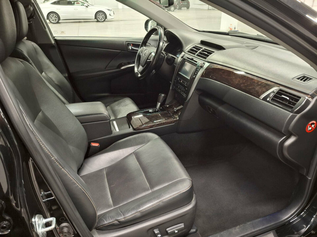 Toyota Camry с пробегом — 2015 год. Фото: #14