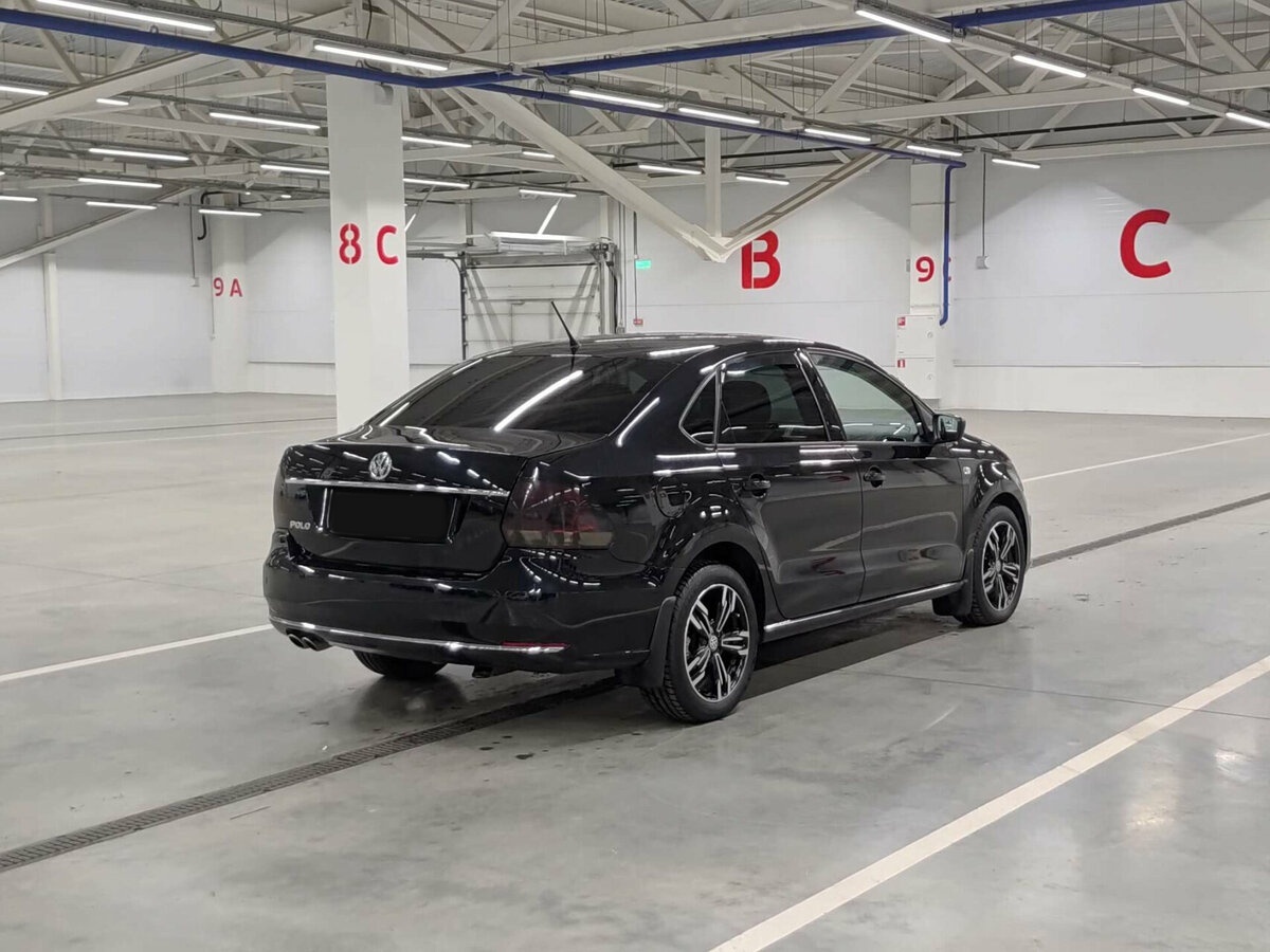 Volkswagen Polo с пробегом — 2016 год. Фото: #4
