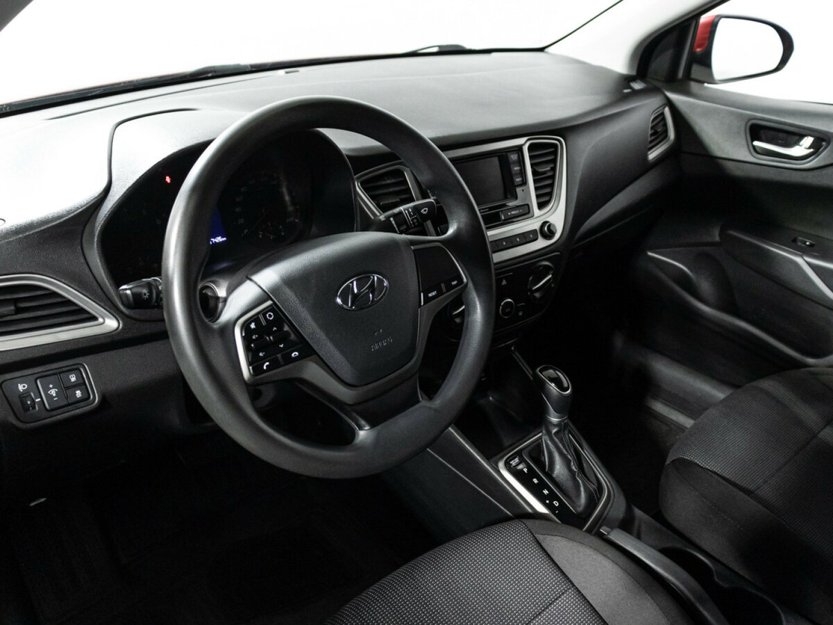 Hyundai Solaris с пробегом — 2021 год. Фото: #10