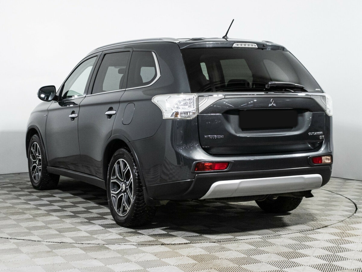Mitsubishi Outlander с пробегом — 2014 год. Фото: #6