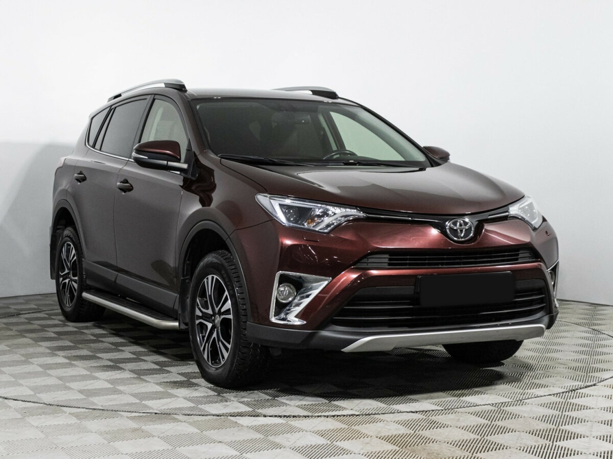 Toyota RAV4 с пробегом — 2016 год. Фото: #2