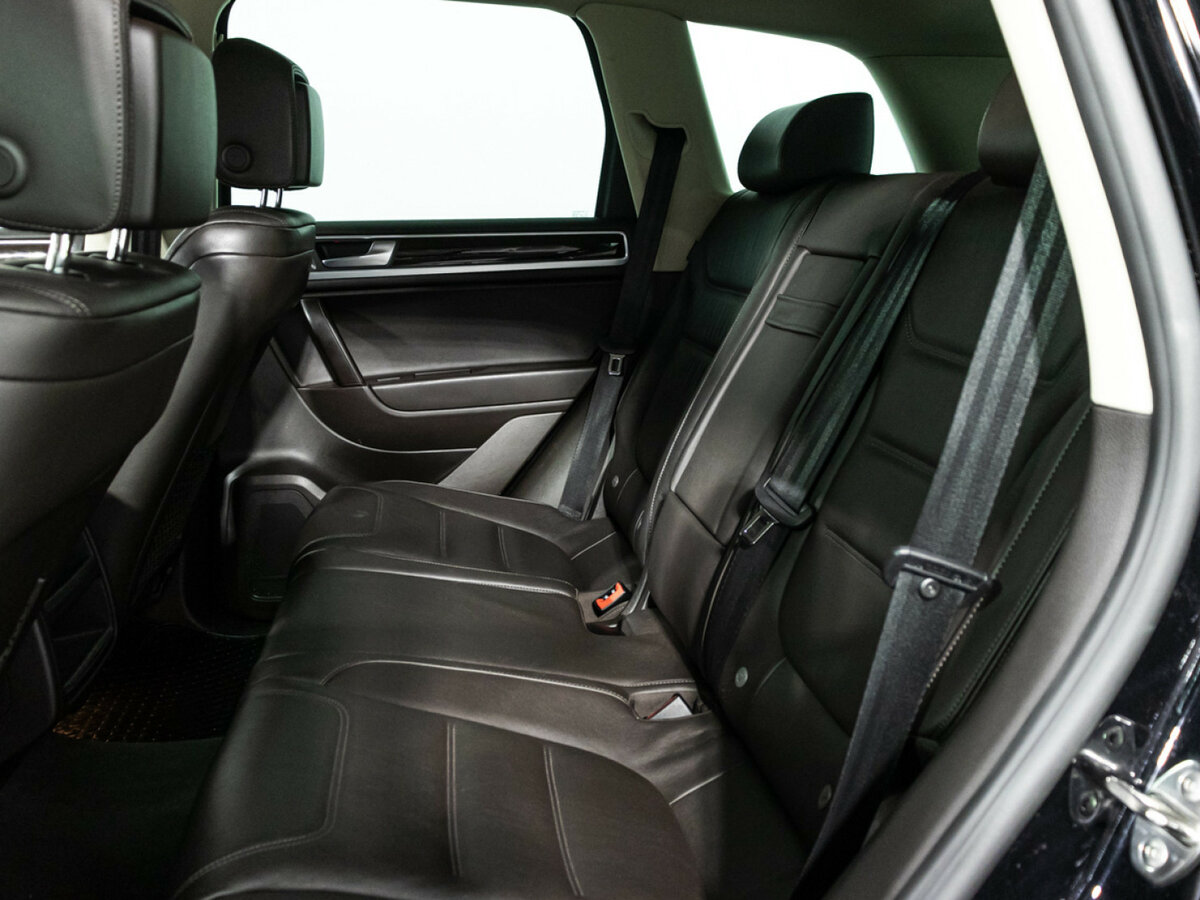 Volkswagen Touareg с пробегом — 2014 год. Фото: #8