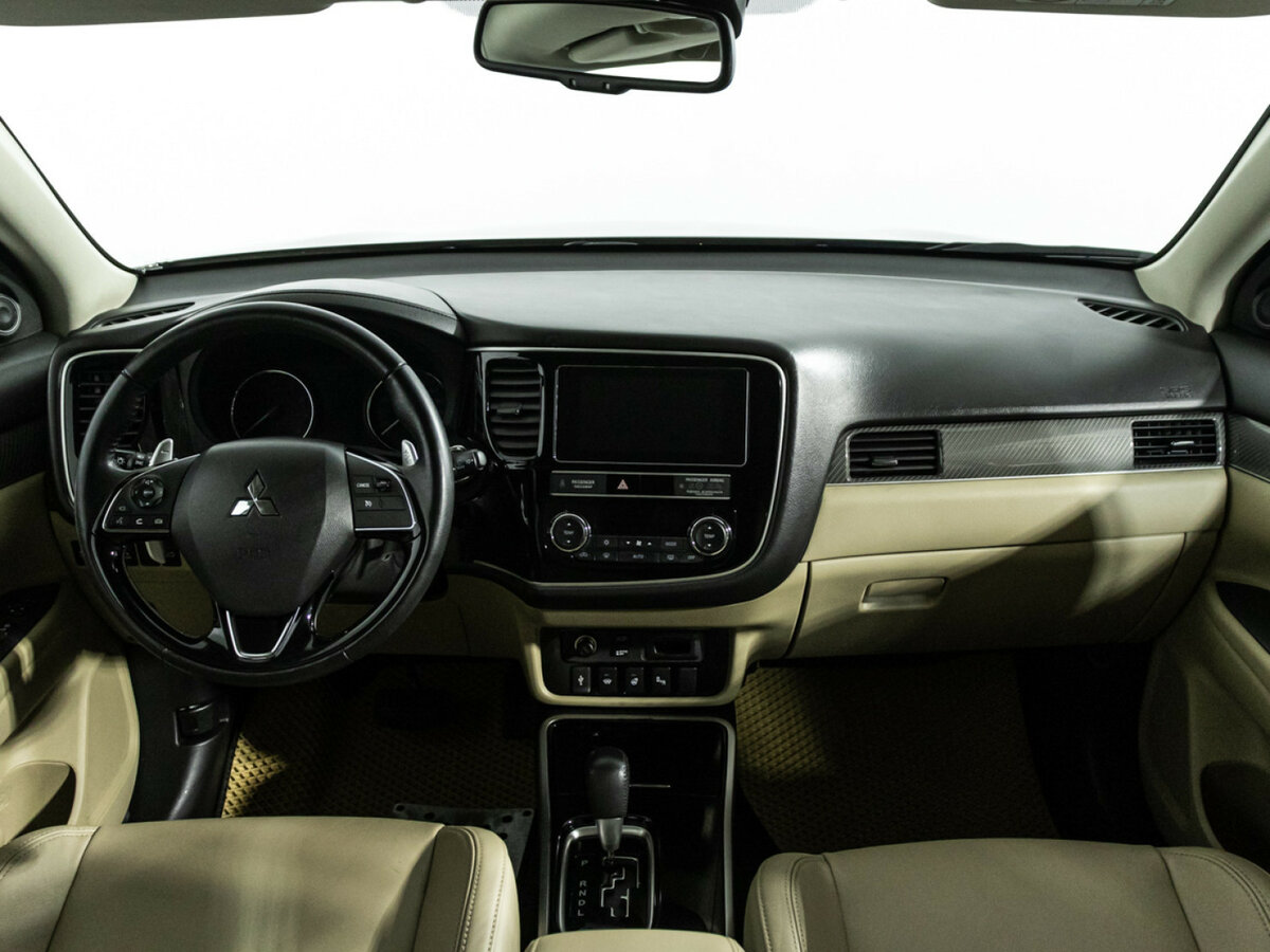 Mitsubishi Outlander с пробегом — 2020 год. Фото: #10