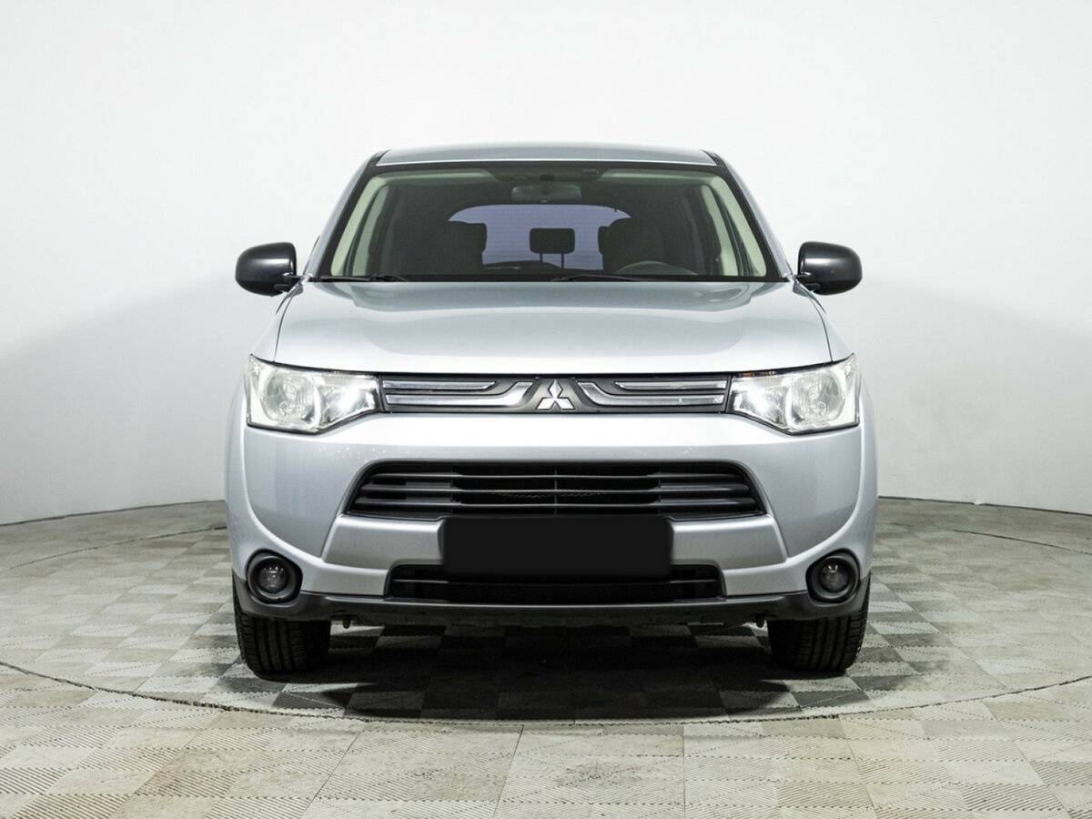 Mitsubishi Outlander с пробегом — 2013 год. Фото: #1