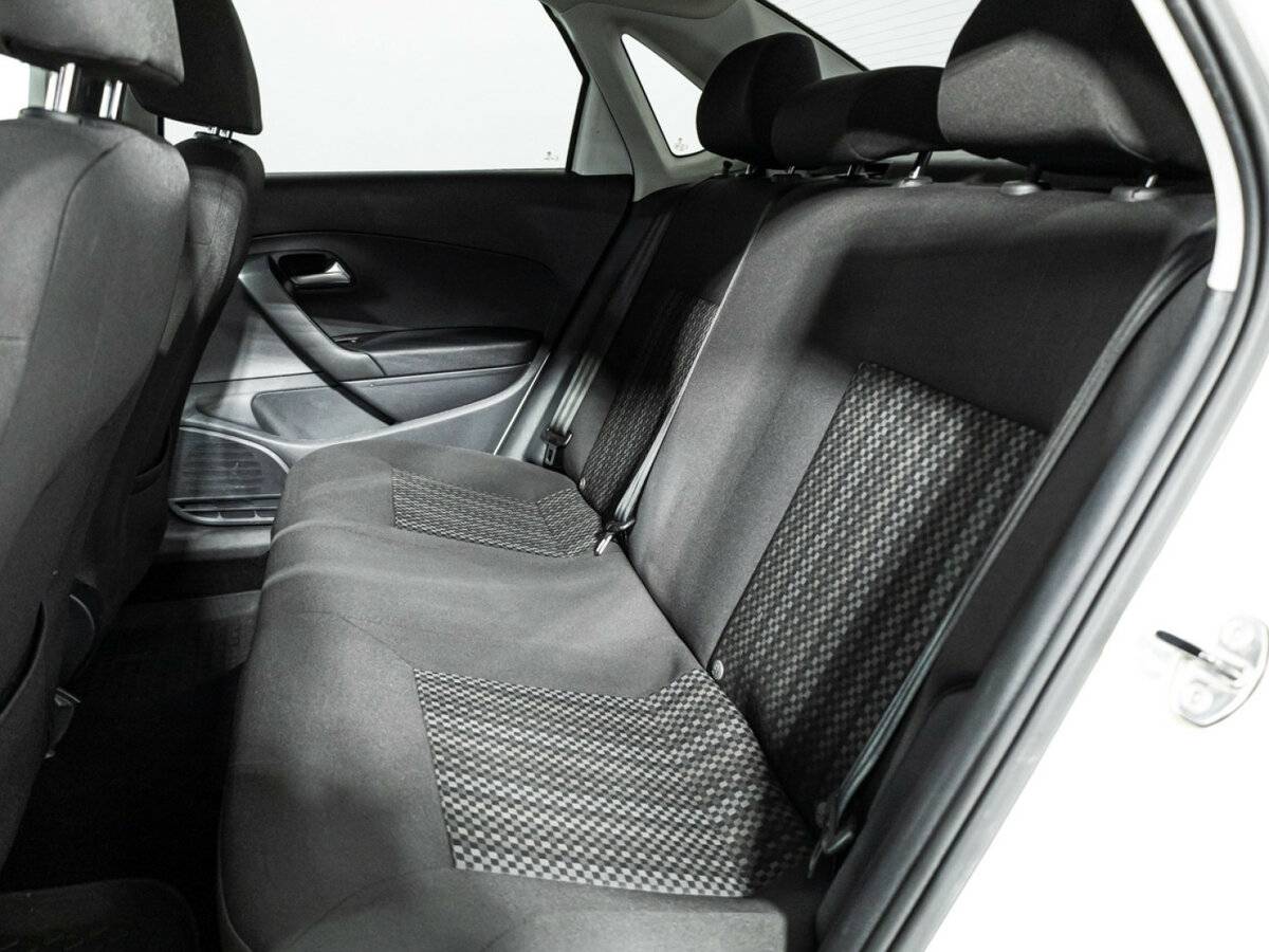 Volkswagen Polo с пробегом — 2019 год. Фото: #9