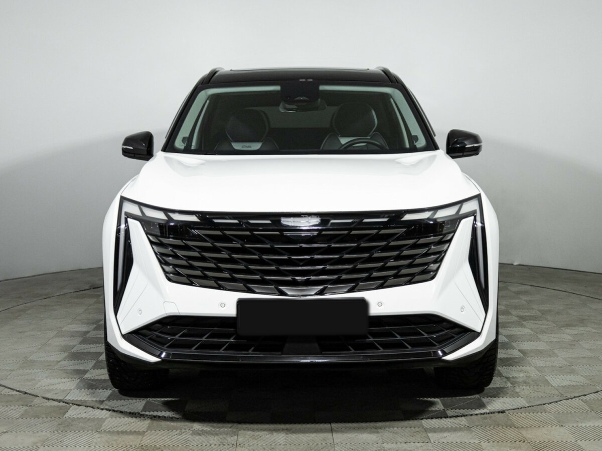 Geely Atlas с пробегом — 2024 год. Фото: #1