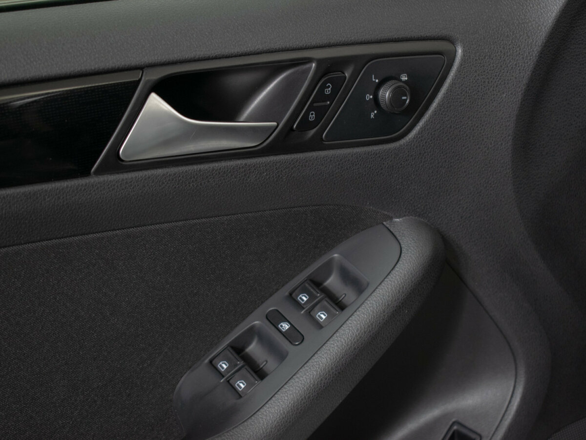 Volkswagen Jetta с пробегом — 2018 год. Фото: #13