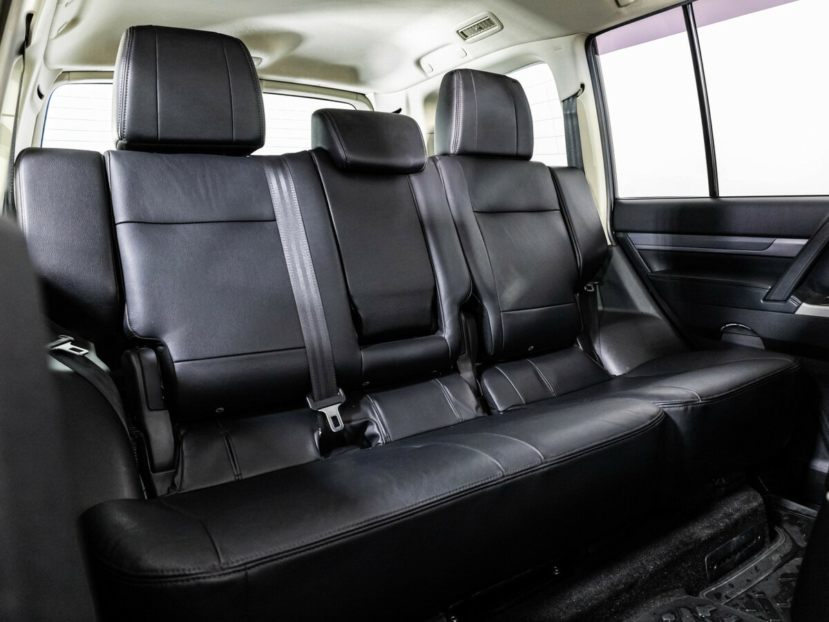 Mitsubishi Pajero с пробегом — 2017 год. Фото: #23