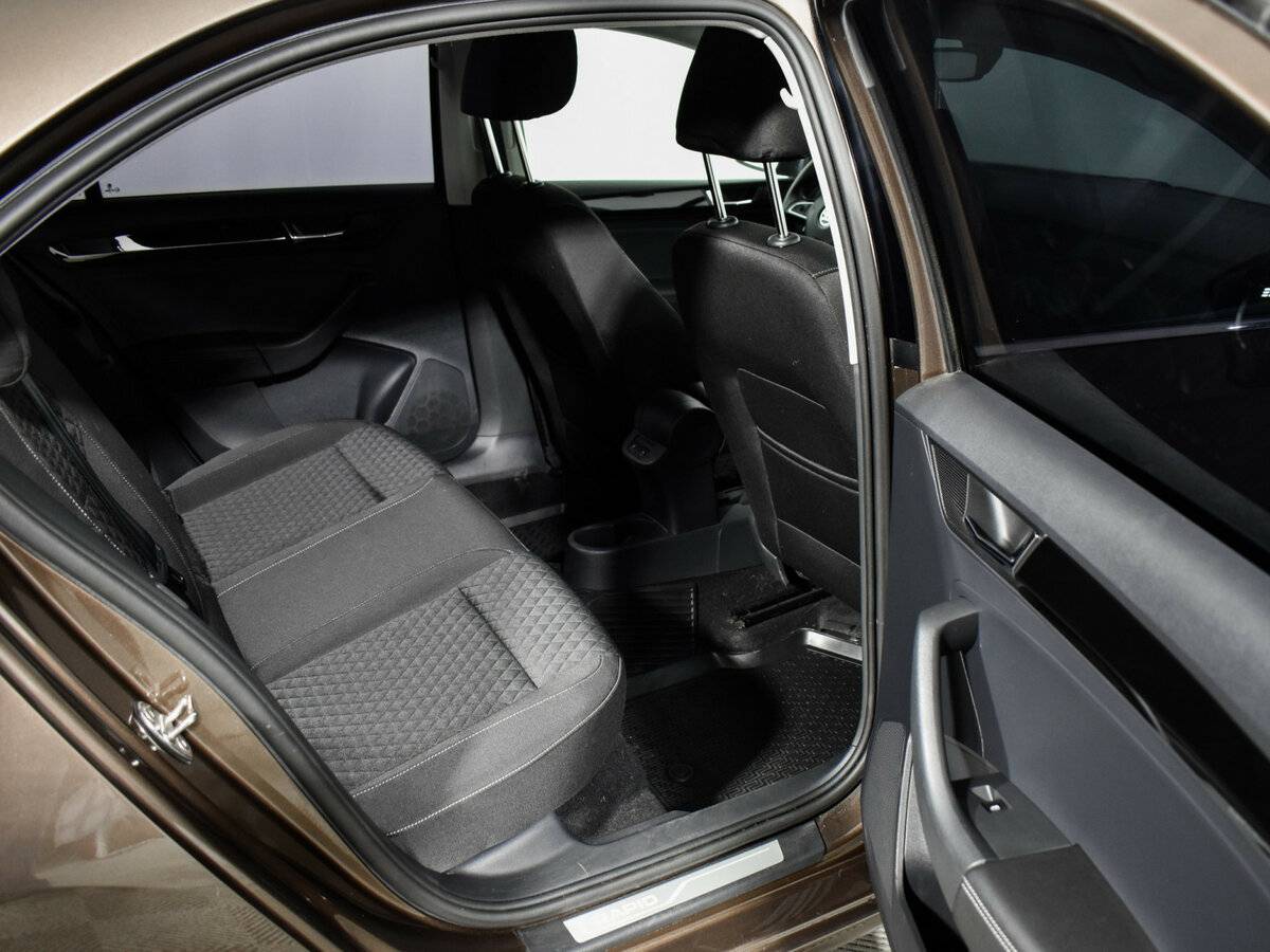 Skoda Rapid с пробегом — 2018 год. Фото: #11