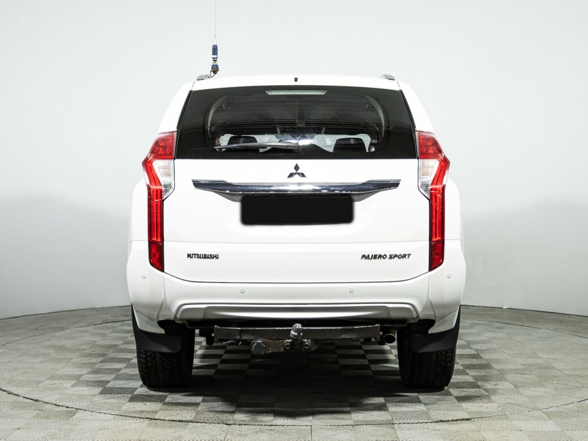 Mitsubishi Pajero Sport с пробегом — 2018 год. Фото: #4