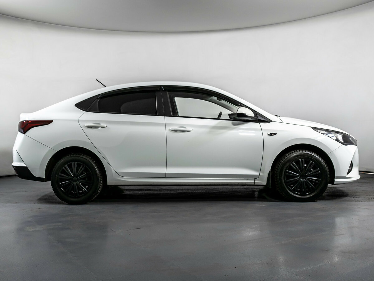 Hyundai Solaris с пробегом — 2020 год. Фото: #3