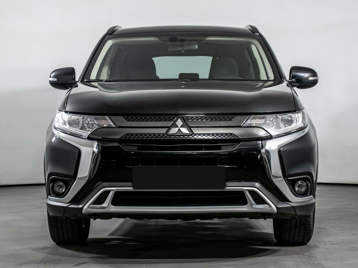 Mitsubishi Outlander с пробегом — 2022 год. Фото: #1