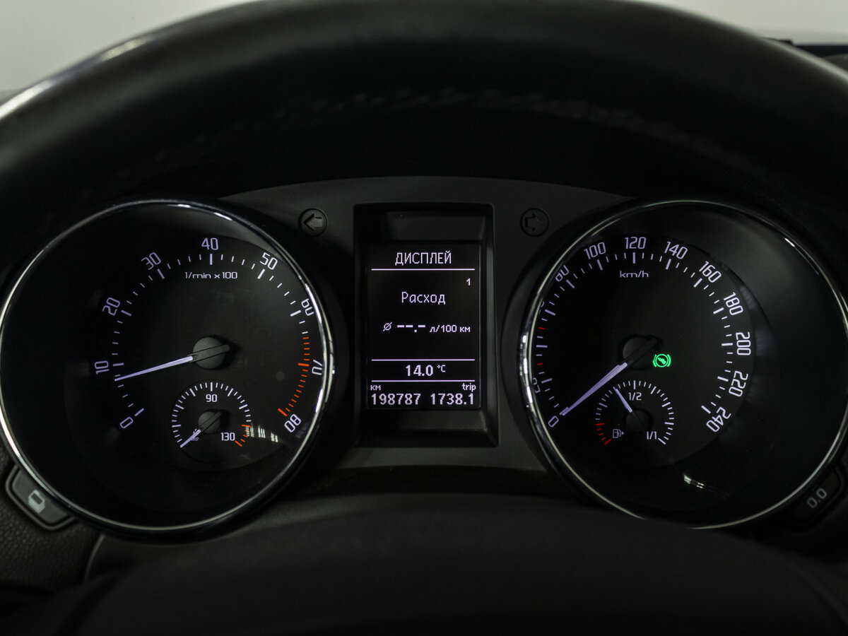 Skoda Yeti с пробегом — 2013 год. Фото: #9