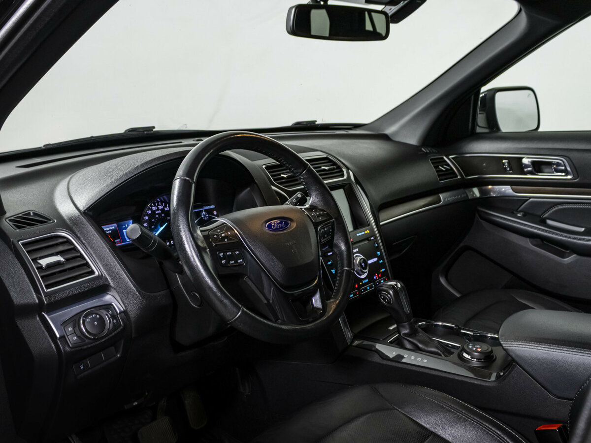 Ford Explorer с пробегом — 2018 год. Фото: #7