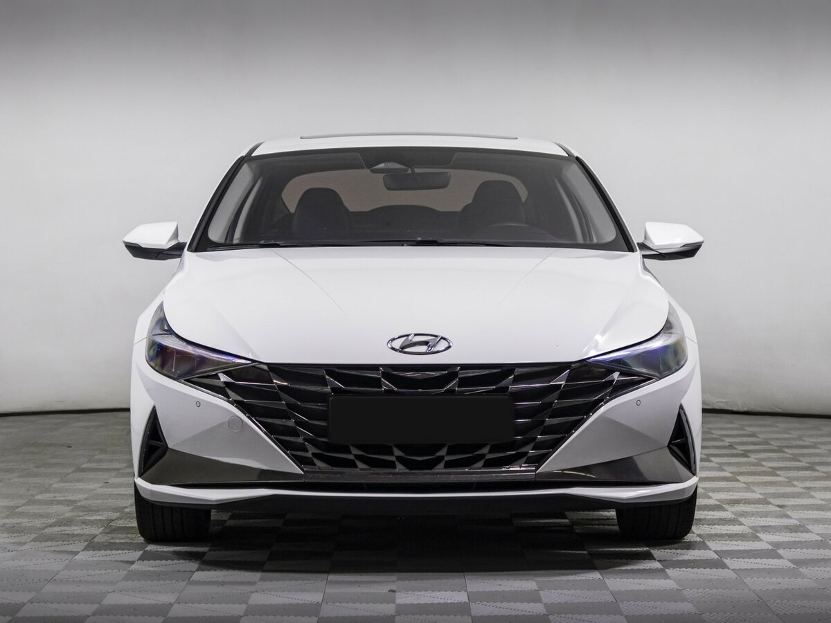 Hyundai Elantra с пробегом — 2021 год. Фото: #1
