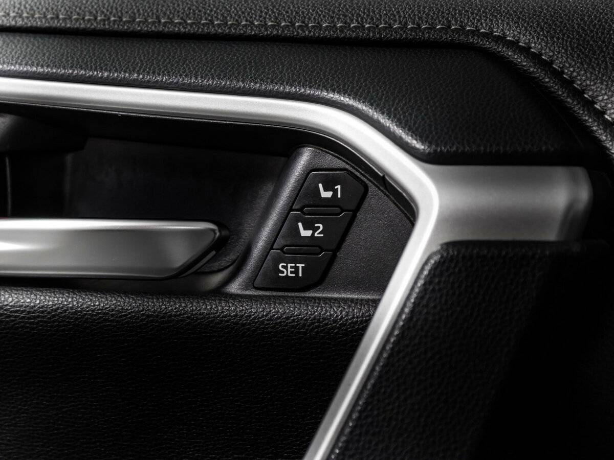 Toyota RAV4 с пробегом — 2019 год. Фото: #14