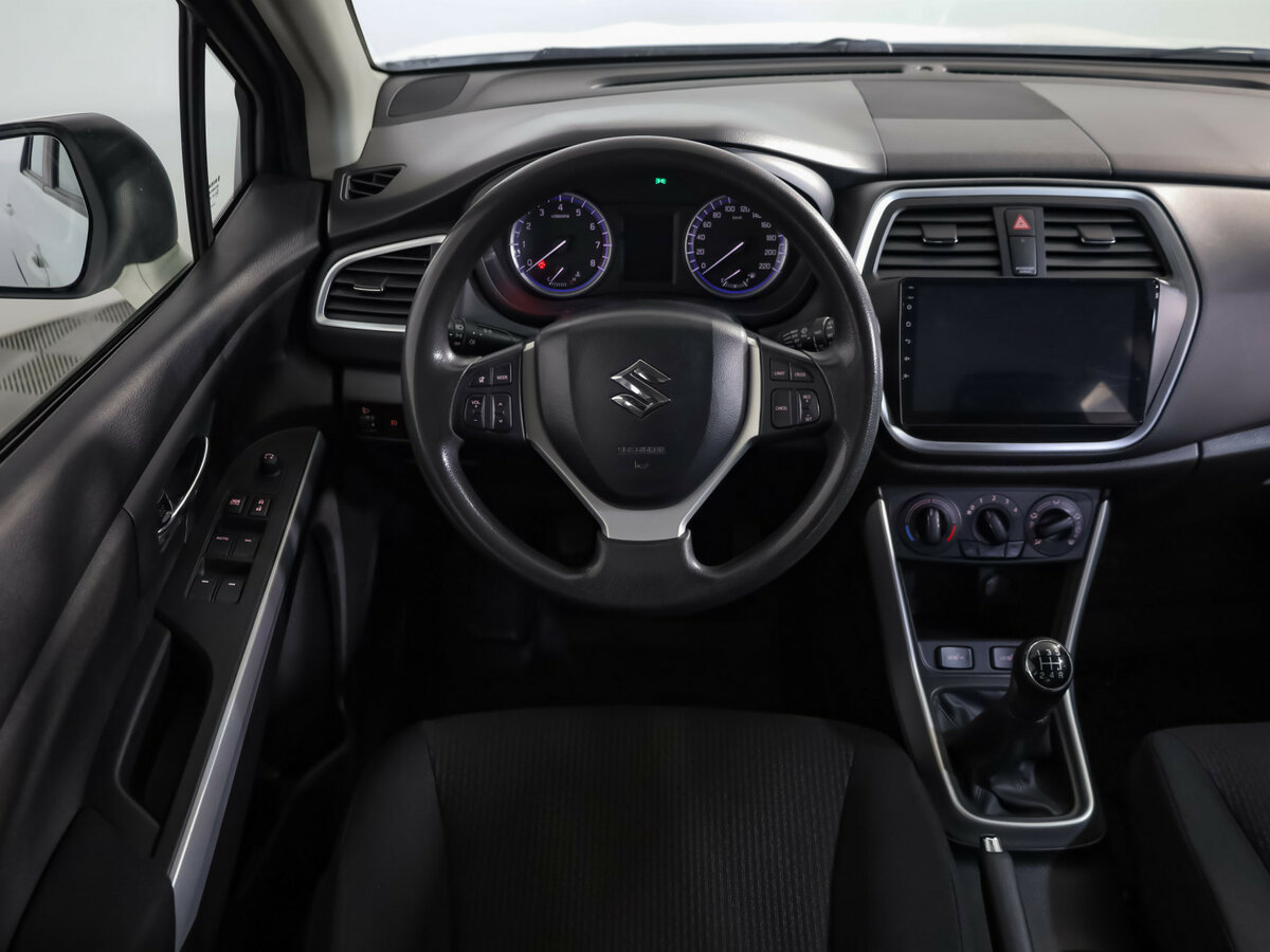 Suzuki SX4 с пробегом — 2017 год. Фото: #8
