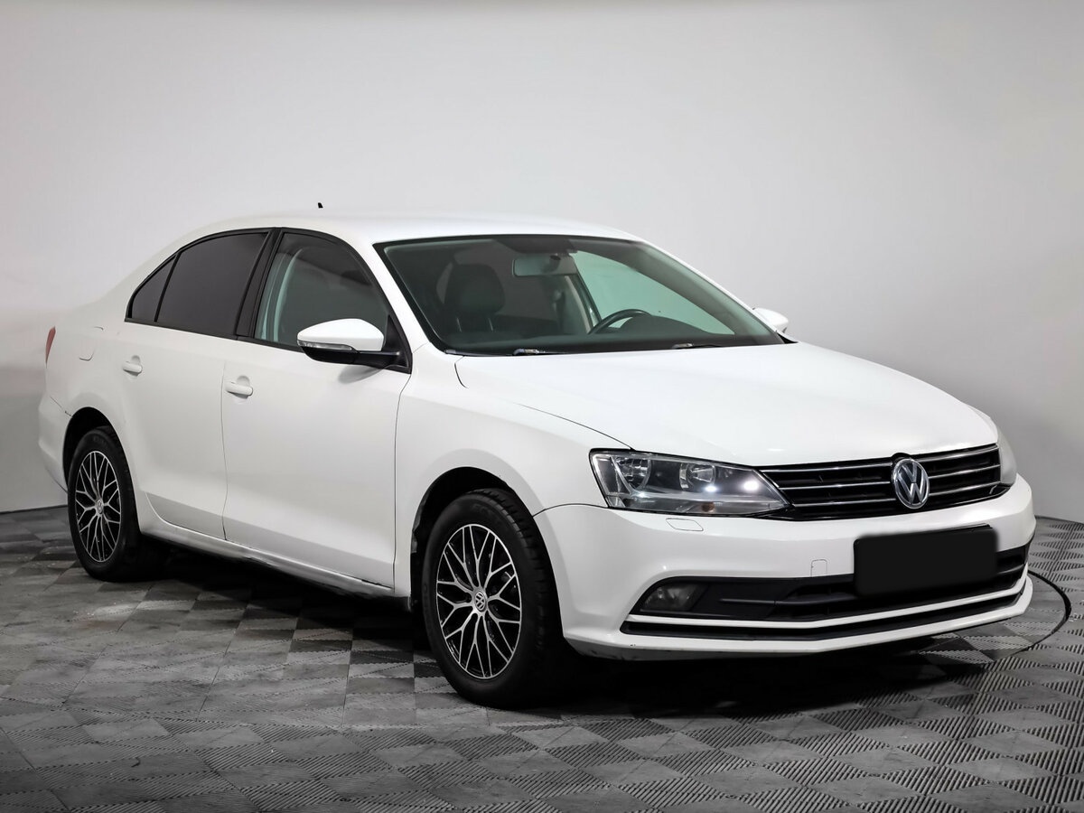 Volkswagen Jetta с пробегом — 2015 год. Фото: #2
