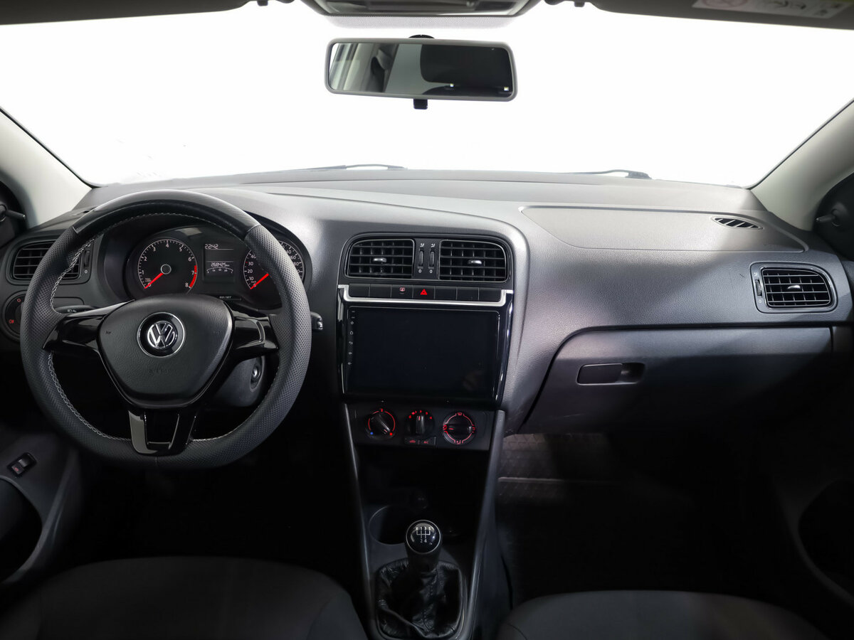 Volkswagen Polo с пробегом — 2018 год. Фото: #7