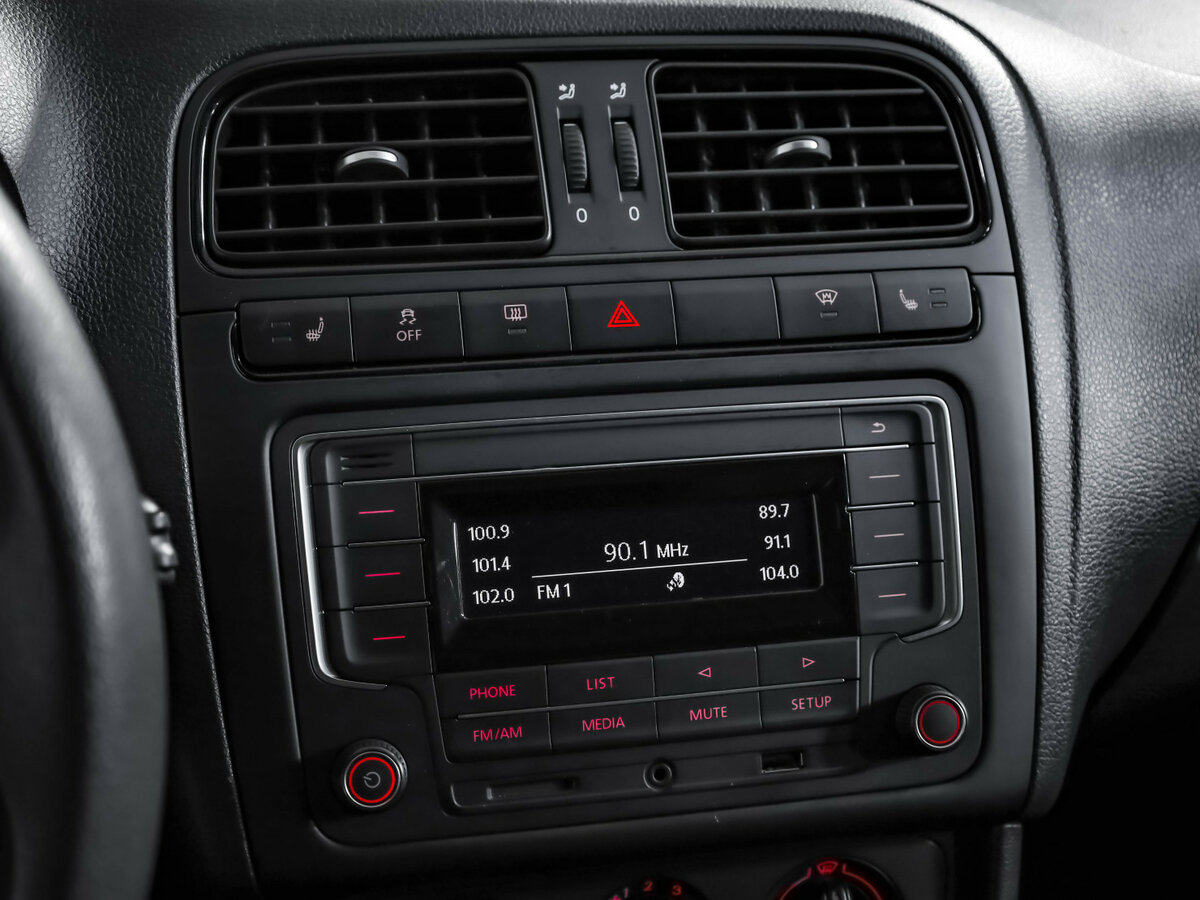 Volkswagen Polo с пробегом — 2018 год. Фото: #10