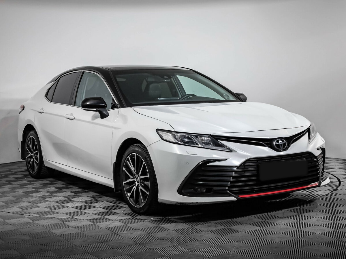 Toyota Camry с пробегом — 2021 год. Фото: #2