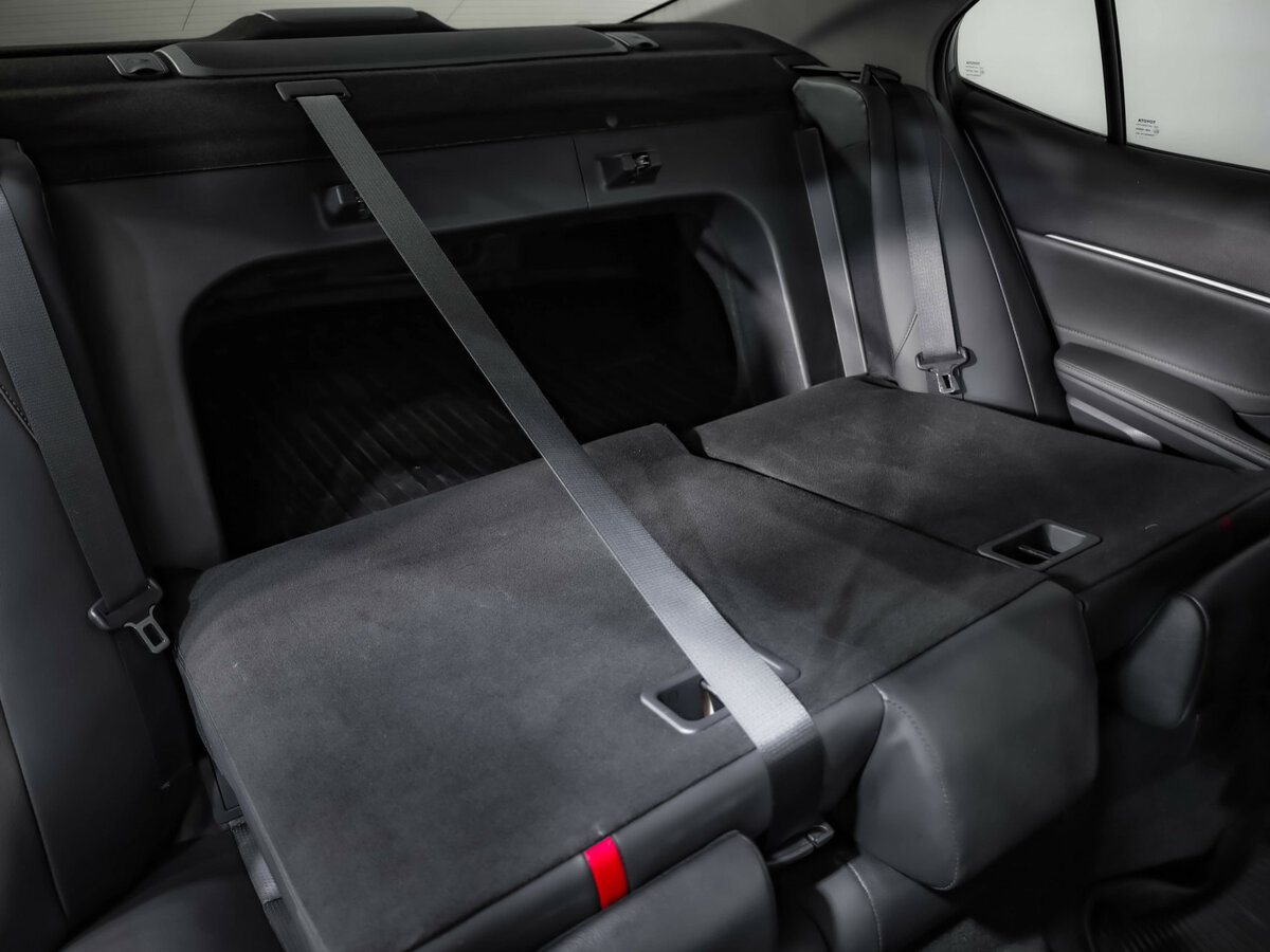 Toyota Camry с пробегом — 2021 год. Фото: #26