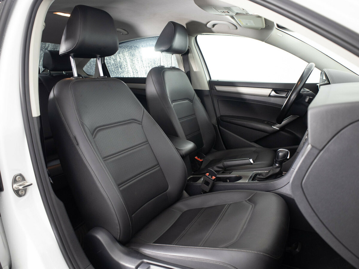 Volkswagen Passat с пробегом — 2020 год. Фото: #16