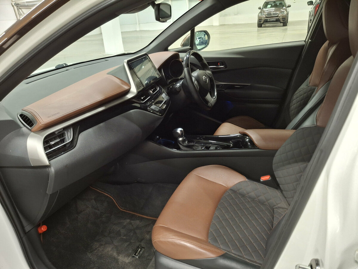 Toyota C-HR с пробегом — 2019 год. Фото: #10