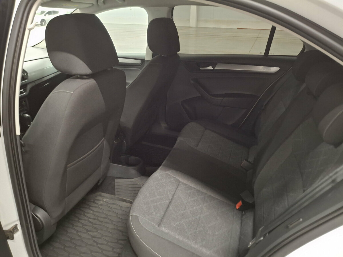 Volkswagen Polo с пробегом — 2021 год. Фото: #11