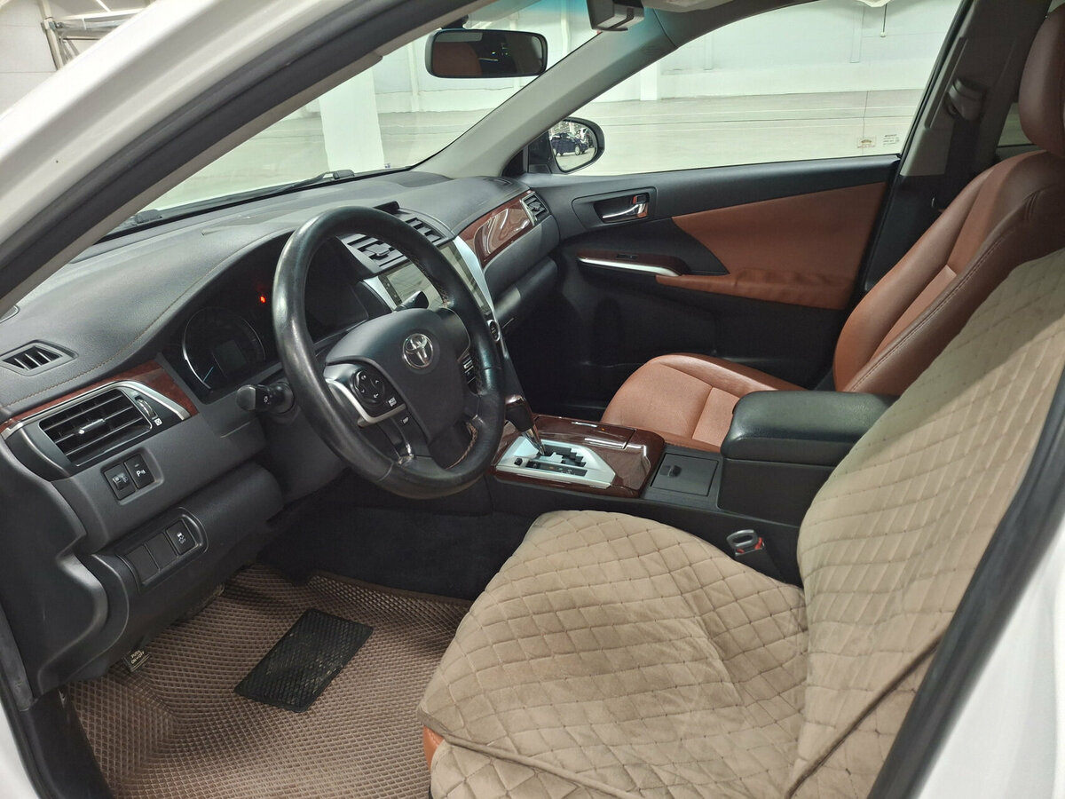 Toyota Camry с пробегом — 2013 год. Фото: #14